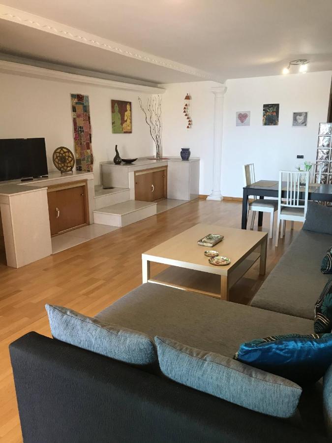 Big And Bright Apartment كوراليهو الغرفة الصورة