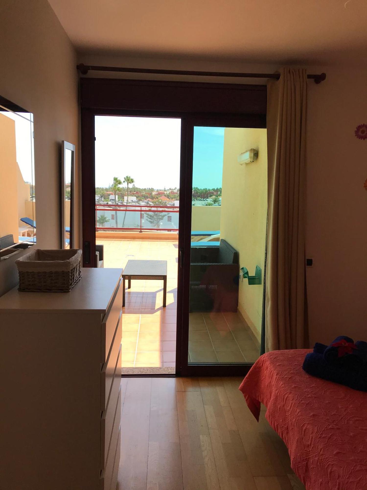 Big And Bright Apartment كوراليهو الغرفة الصورة